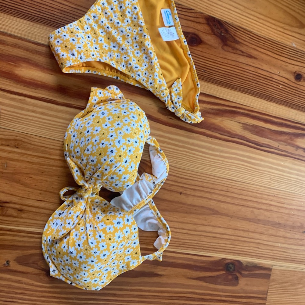 California waves floral Bikini top